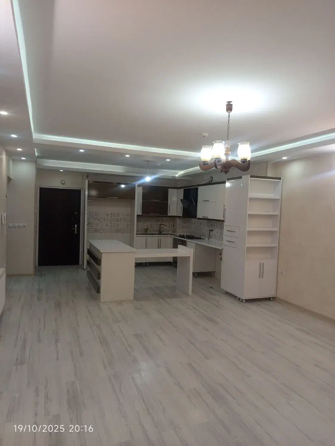 فروش آپارتمان در بهترین لوکیشن هشت بهشت.|فروش آپارتمان|شاهین‌شهر, شهرک هشت بهشت|دیوار