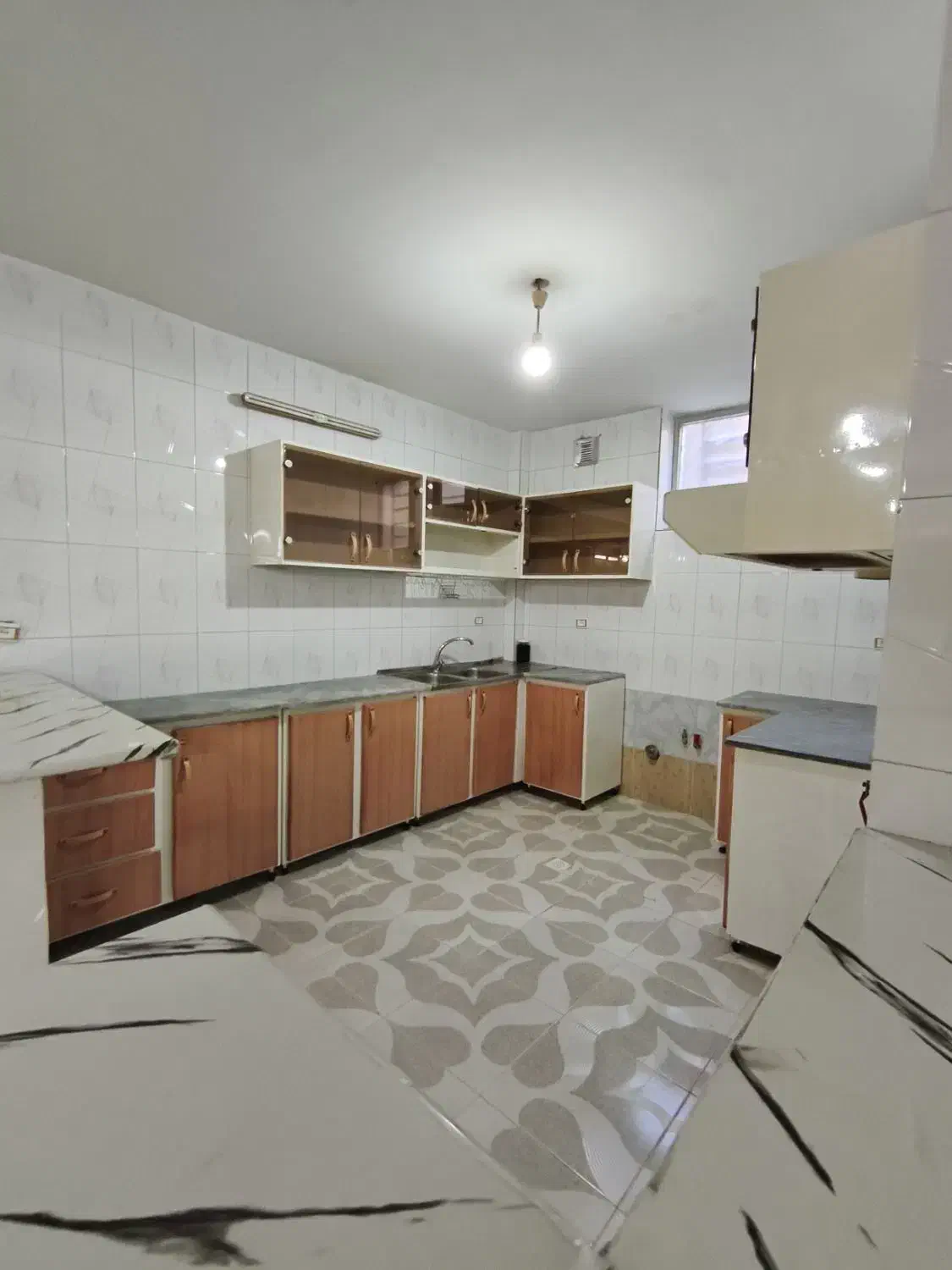 زیرزمین ۹۰ متری دو خوابه راه مجزا محله ب۷|اجارهٔ خانه و ویلا|فولادشهر, B7|دیوار