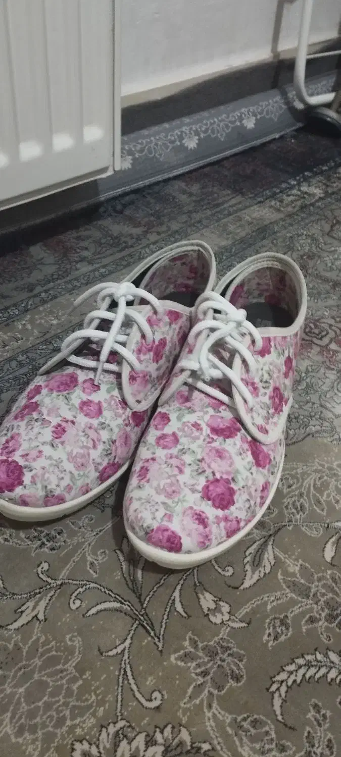 کفش اسپرت|کیف، کفش، کمربند|قم, پردیسان|دیوار