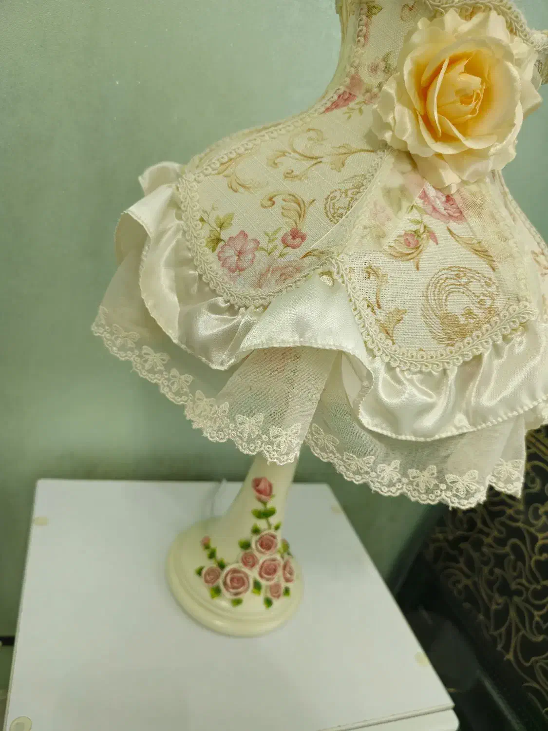 چراغ خواب|چراغ خواب و آباژور|بندر انزلی, کلیور|دیوار