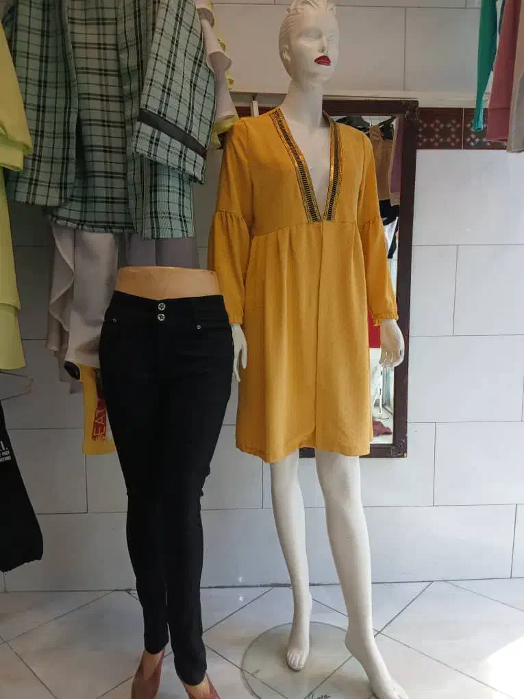 مانکن لباس|فروشگاه و مغازه|چوبر, |دیوار