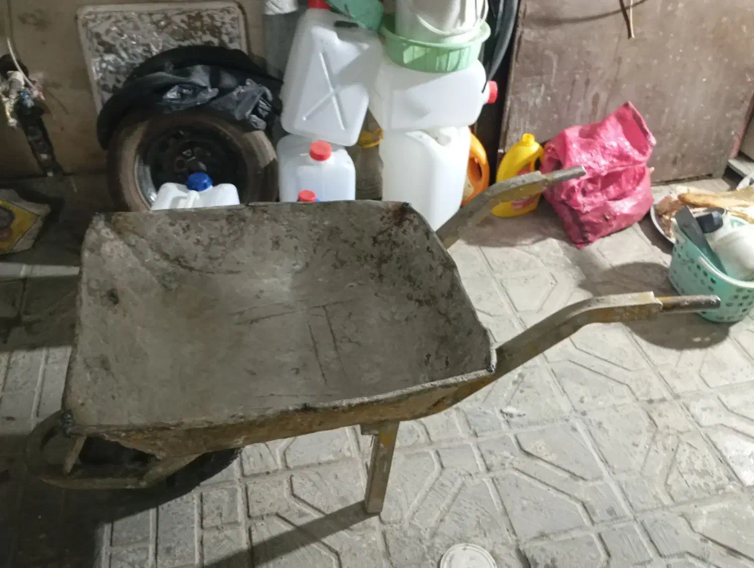 فرغون پیک نیک|ابزارآلات|مشهد, کوی دروی|دیوار