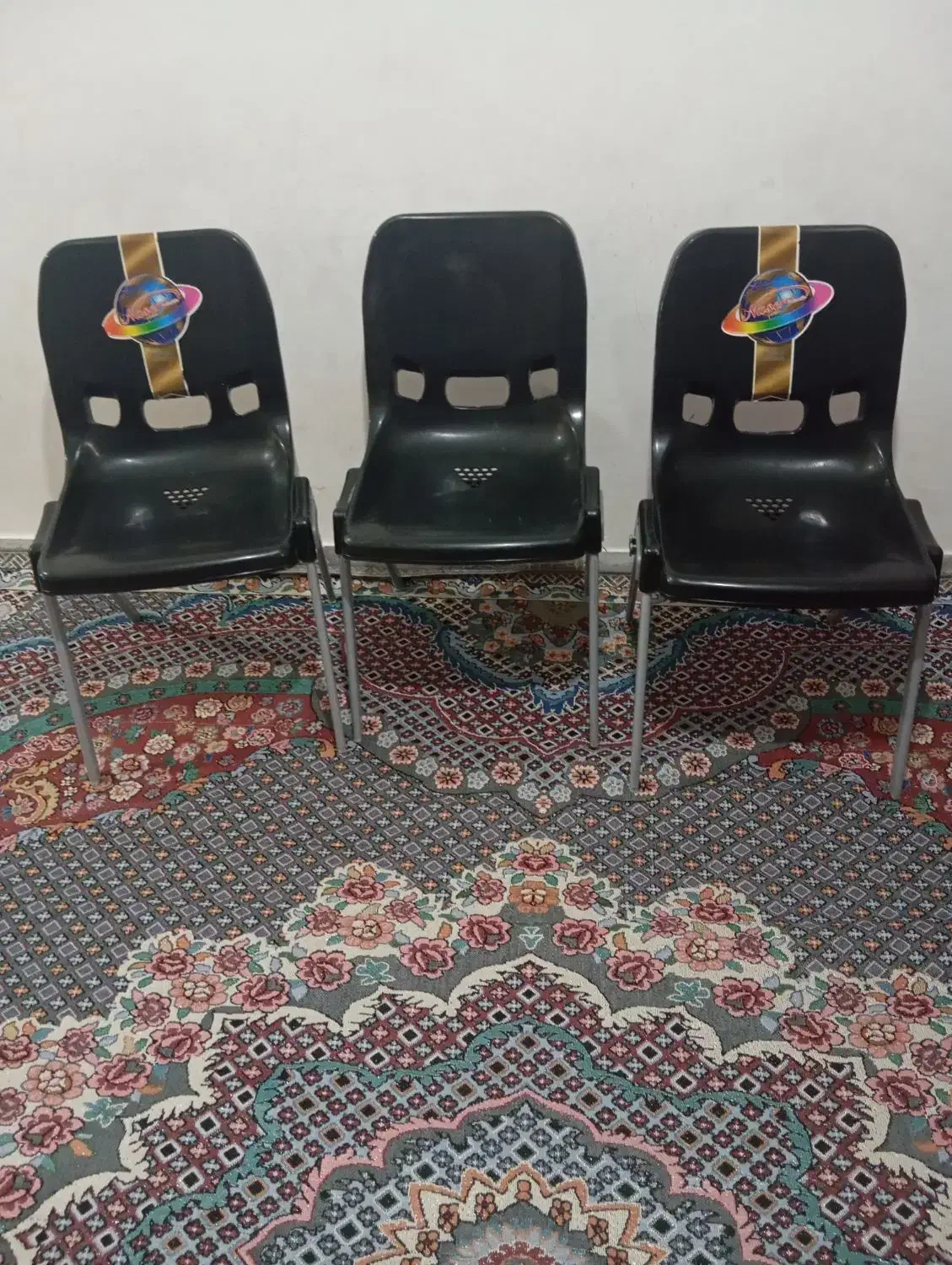 صندلی|میز و صندلی غذاخوری|بروجرد, |دیوار