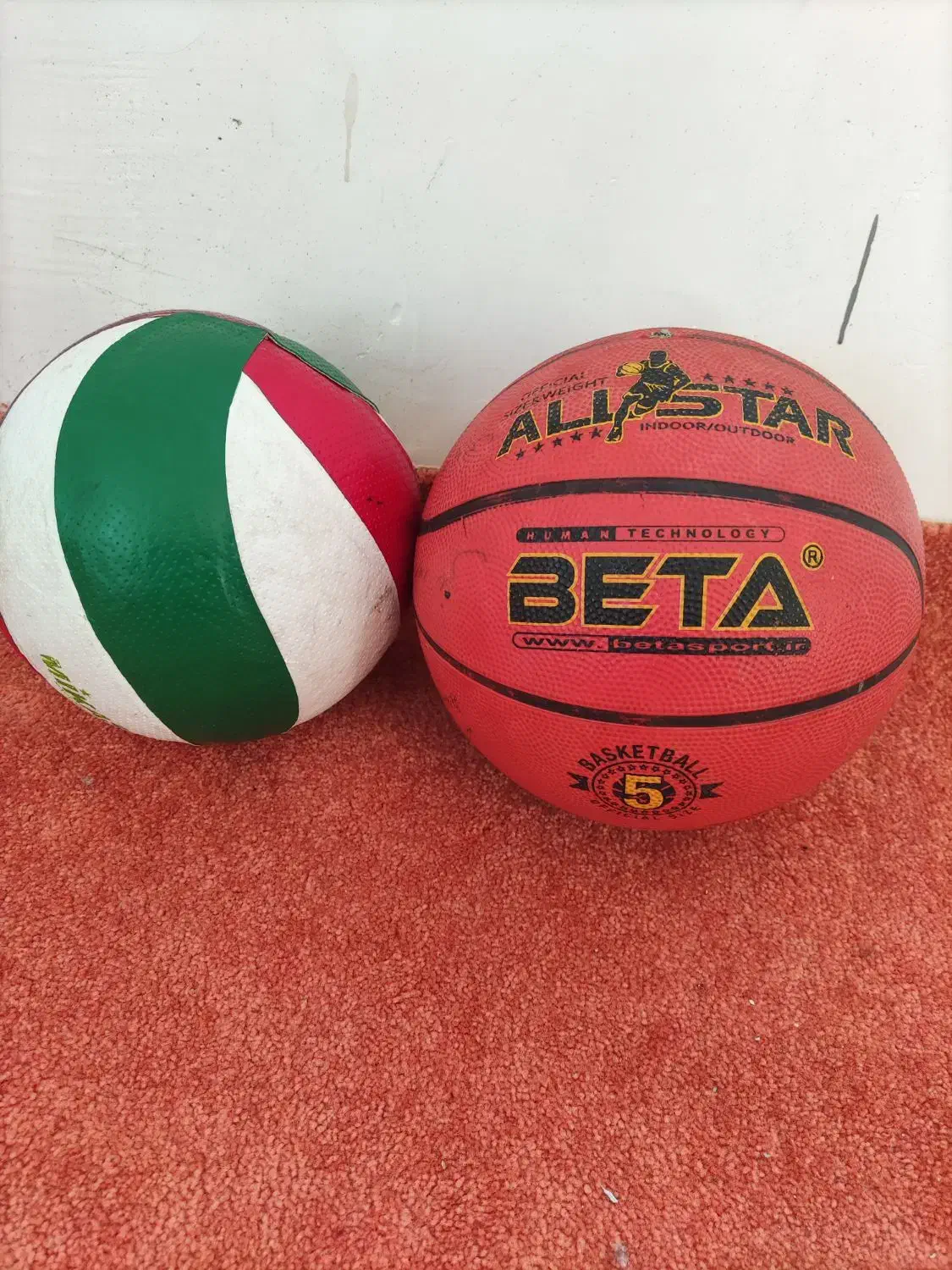 سلام دوتا توپ یکی توپ بسکتبال یکی والیبال|ورزشهای توپی|چهارباغ, |دیوار