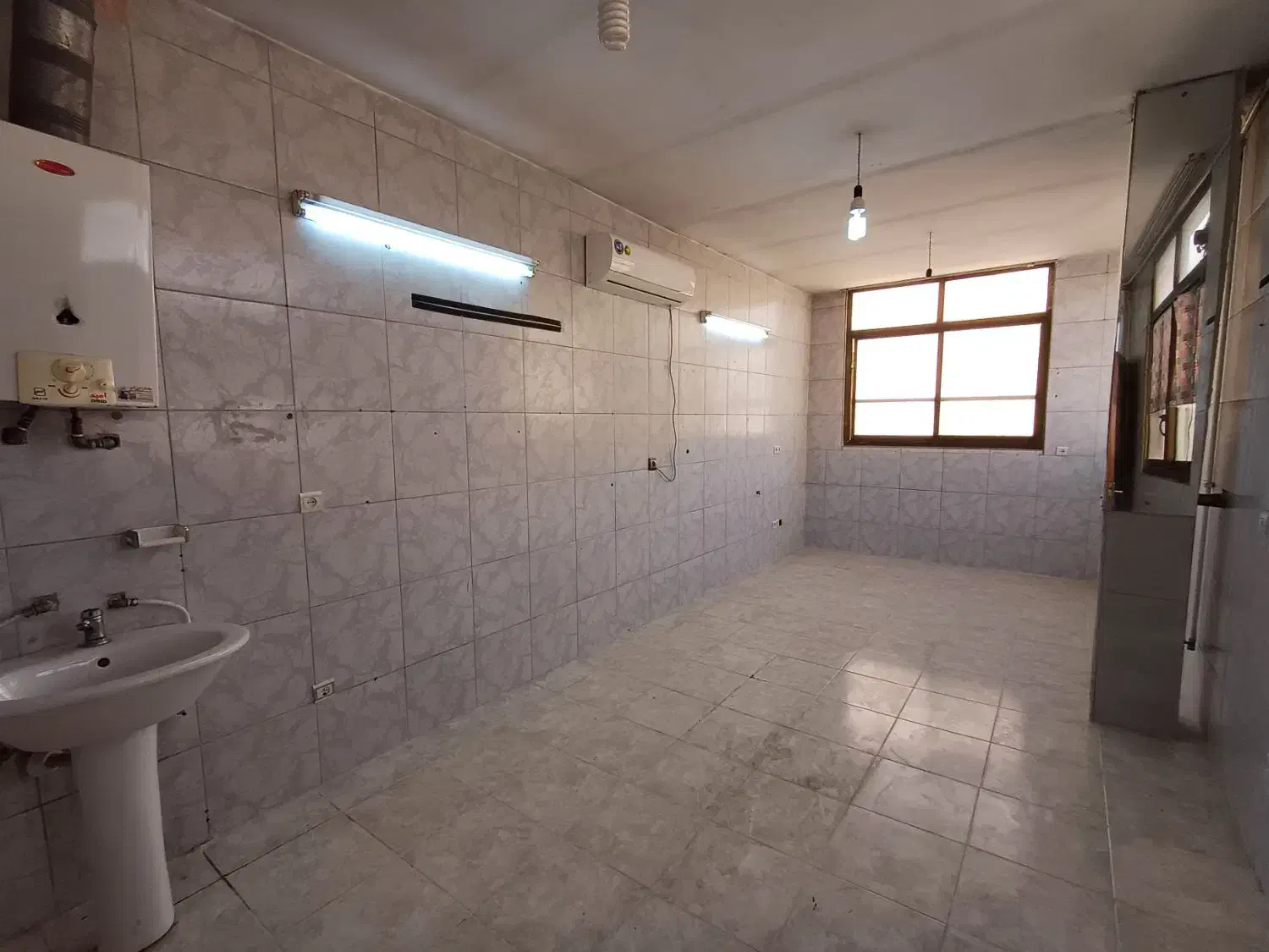 دفتر کار ۳۰ متری / فلت /طبقه اول/ خیابان لاهور|اجارهٔ دفتر کار، اتاق اداری، مطب|اصفهان, مفتح|دیوار