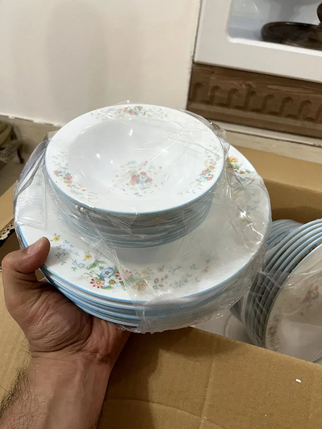 سرویس چینی ایتالیا زرین|ظروف سرو و پذیرایی|مینودشت, |دیوار