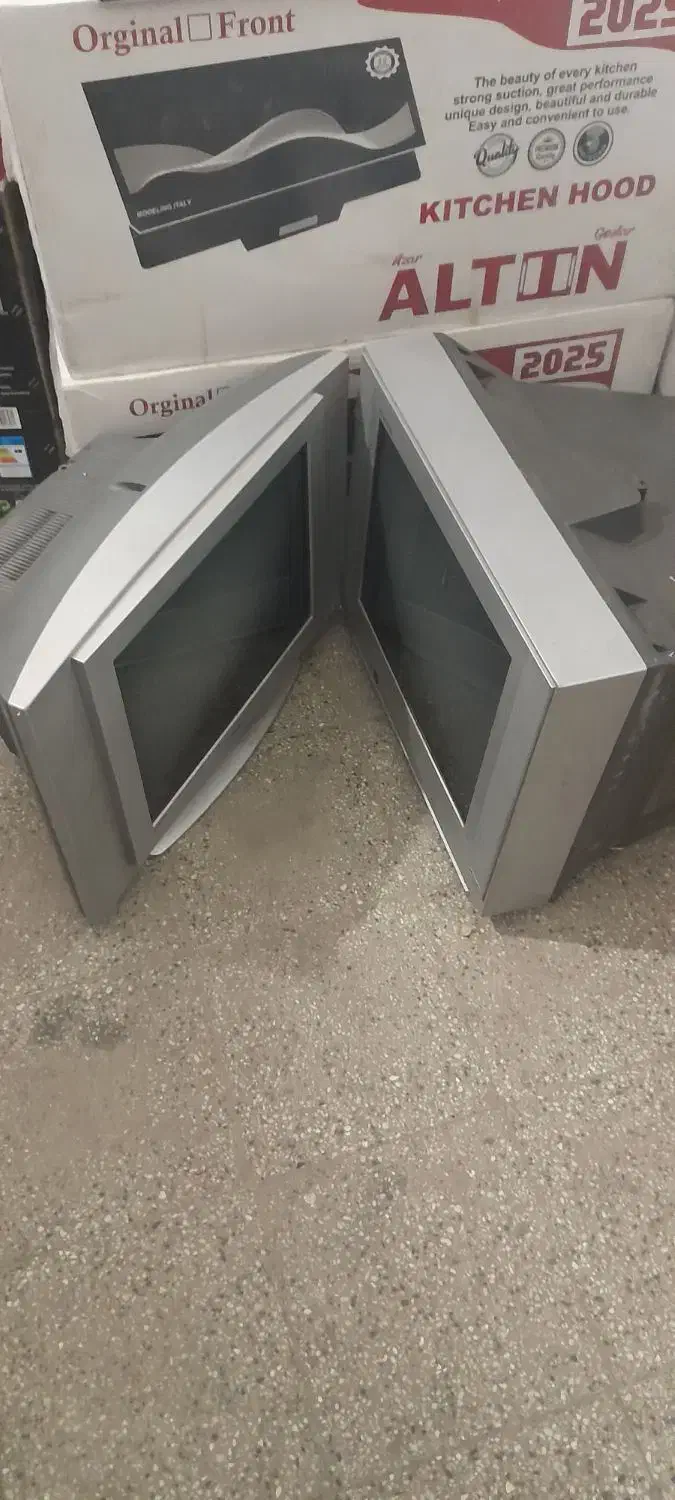 ۲عدد تلویزیون ۲۱اینج ال جی  وسامسونگ دونی ۱میلیون|تلویزیون و پروژکتور|بروجرد, |دیوار