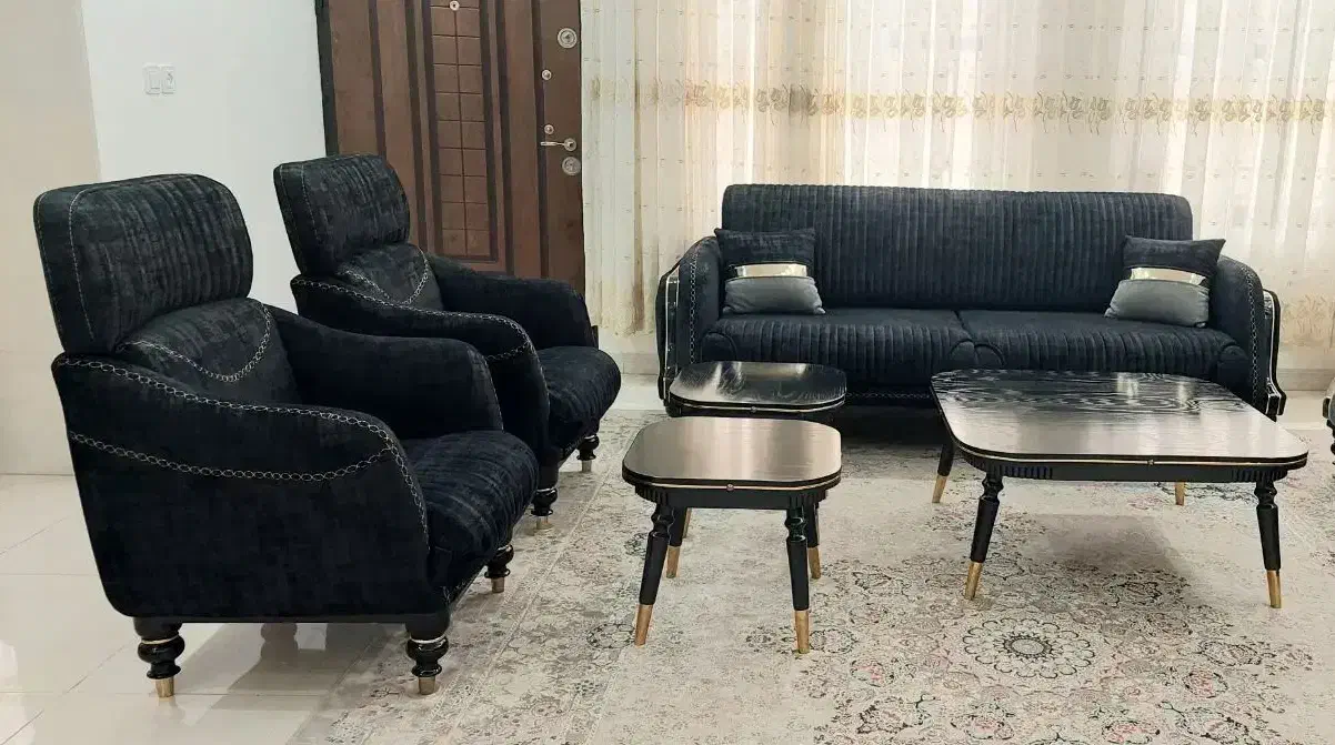 مبل نیم ست ۵نفره و میز وسط|مبلمان خانگی و میز عسلی|اردکان, |دیوار