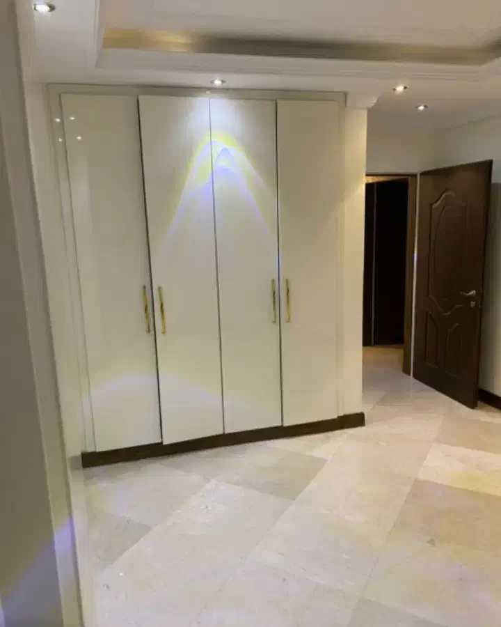 شمال جهان ارا ، ۱۴۰ متر ، ۲ خواب ، فول ، ۶ ساله