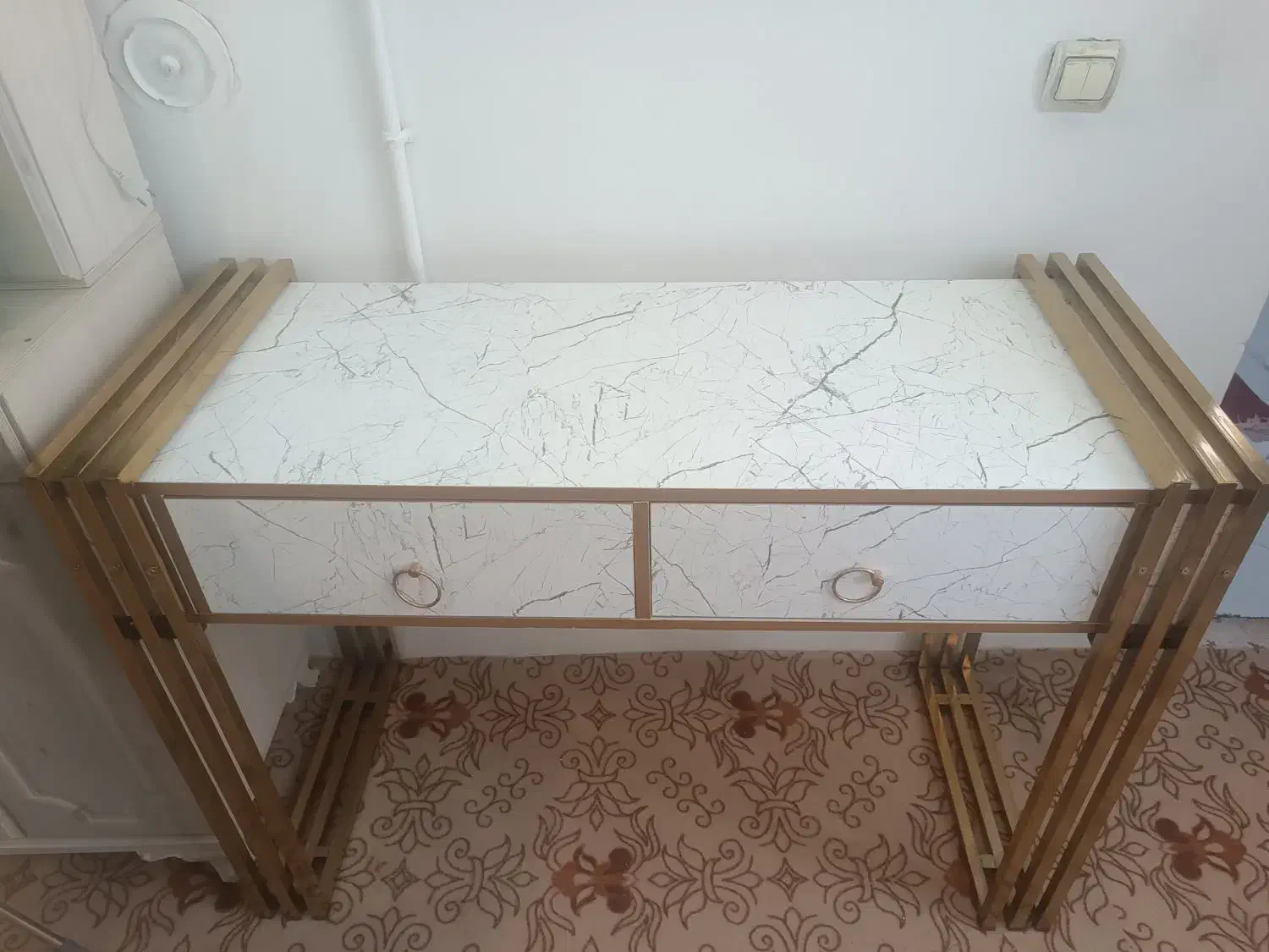 میز کاشت ناخنِ دو کشو و زیر دستی|آرایشگاه و سالنهای زیبایی|مشهد, جاهد شهر|دیوار