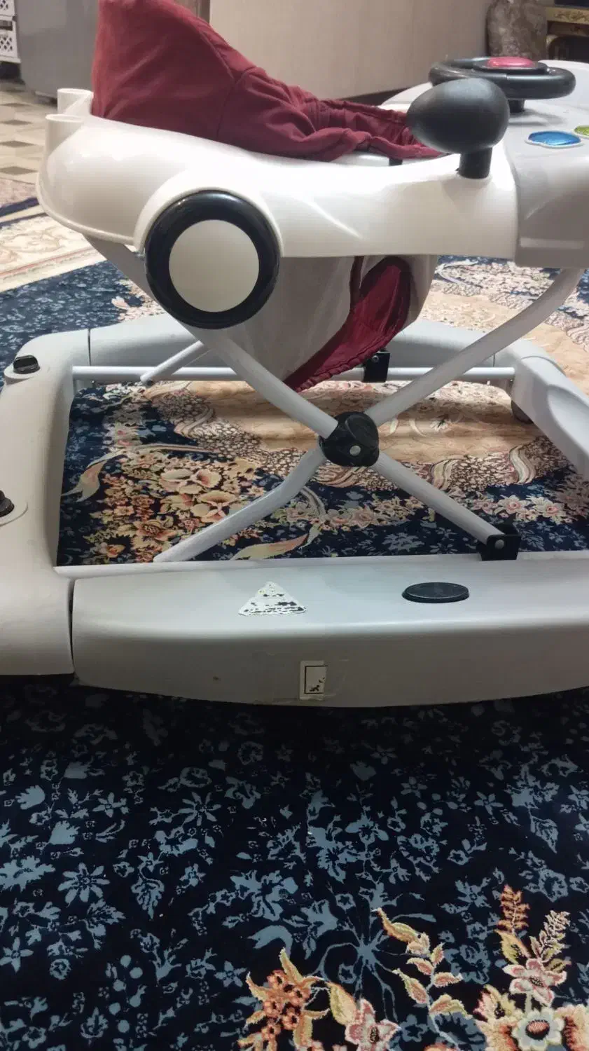 کریر و روروئک درحد نو|کالسکه و لوازم جانبی|تایباد, |دیوار