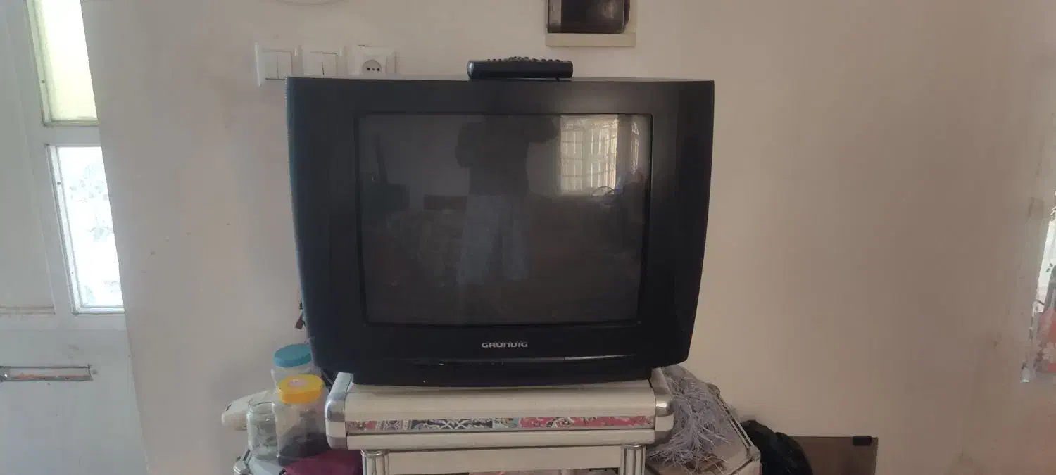 تلویزیون|تلویزیون و پروژکتور|نوشین شهر, |دیوار