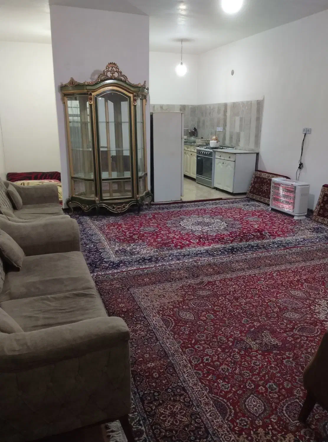 اجاره منزل حیاط دربست با اساسیه کامل|اجارهٔ خانه و ویلا|ورامین, ریحان آباد|دیوار