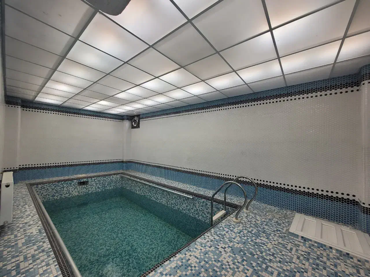 ویلایی تریپلکس نوساز میدان همافران باغ نوید نوشهر|فروش آپارتمان|نوشهر, |دیوار