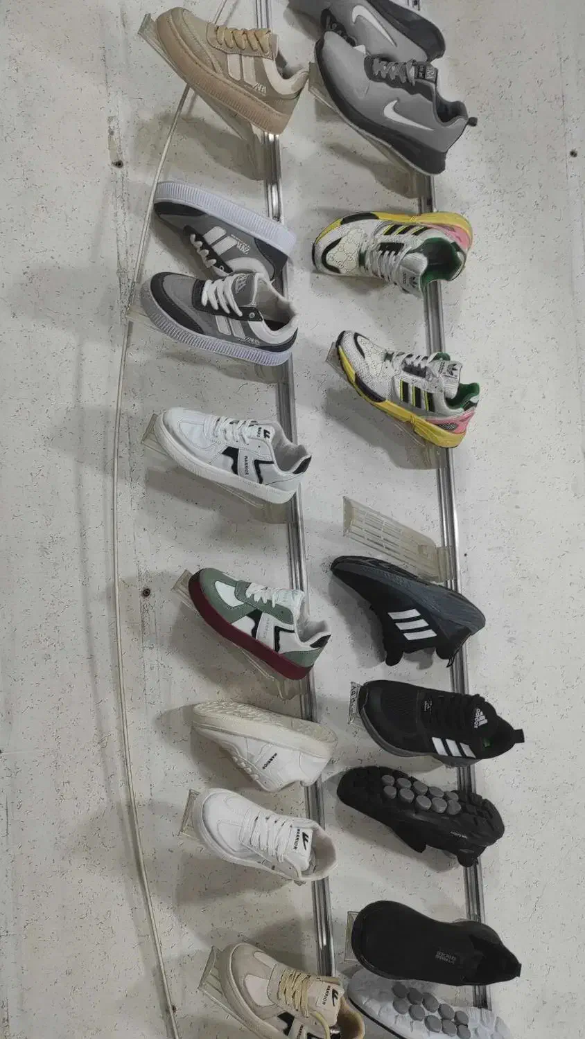 کفش اسپورت و فوتبالی|کیف، کفش، کمربند|اصفهان, خرم|دیوار