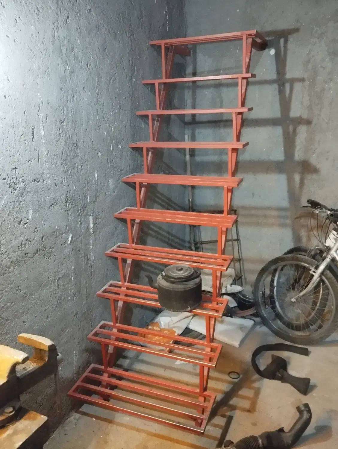 پله آهنی|مصالح و تجهیزات ساختمان|باسمنج, |دیوار