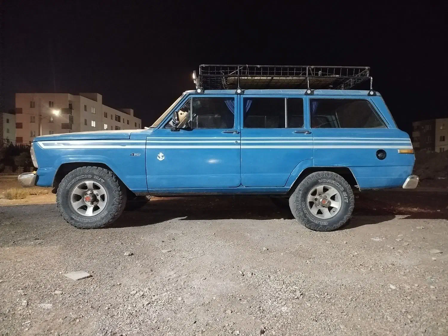 جیپ آهو ۶۴|خودرو کلاسیک|پرند, فاز ۳|دیوار