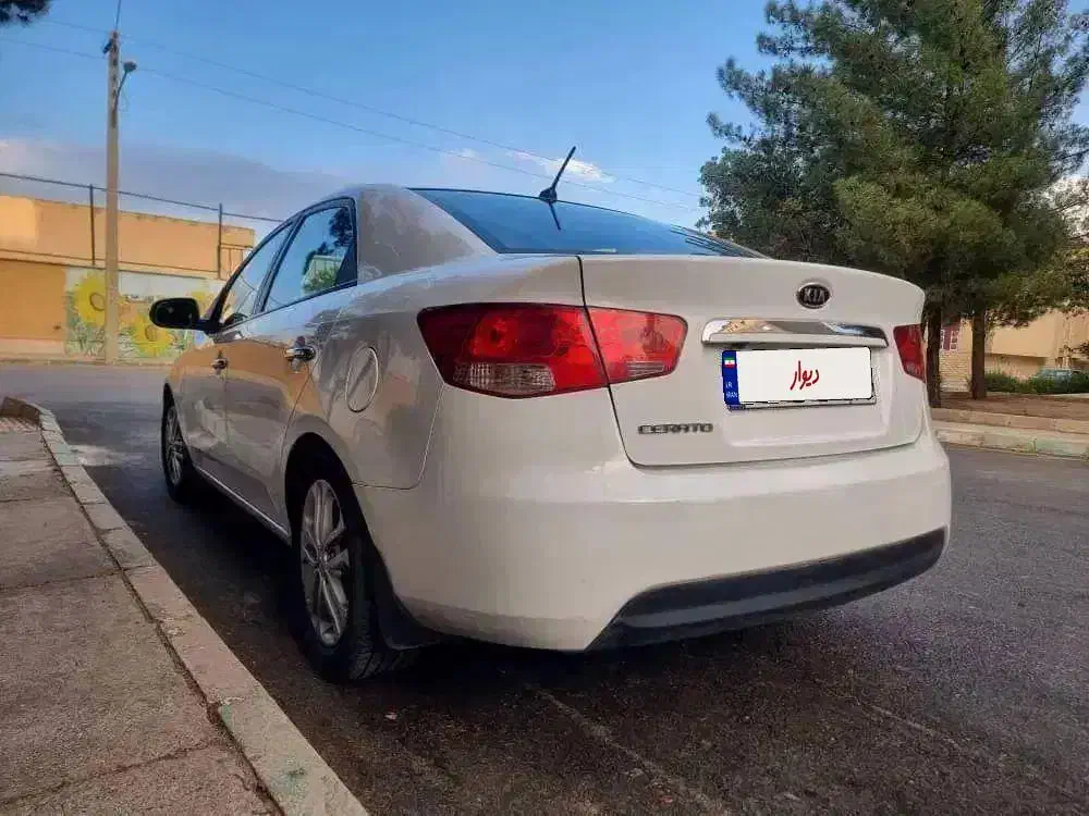 سراتو ۲۰۰۰ اتومات مدل ۱۳۹۶|خودرو سواری و وانت|شاهینشهر, شهرک هشت بهشت|دیوار