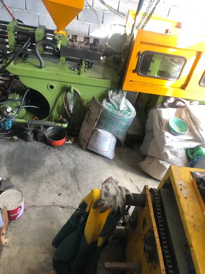 ۲ عدد دستگاه تزریق پلاستیک ۱۰۰ گرمی|ماشین‌آلات صنعتی|سردرود, |دیوار