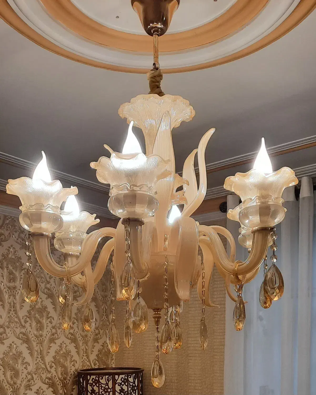 لوستر ۶ شاخه|لوستر و چراغ آویز|تهران, گلستان (شهرک راه آهن)|دیوار