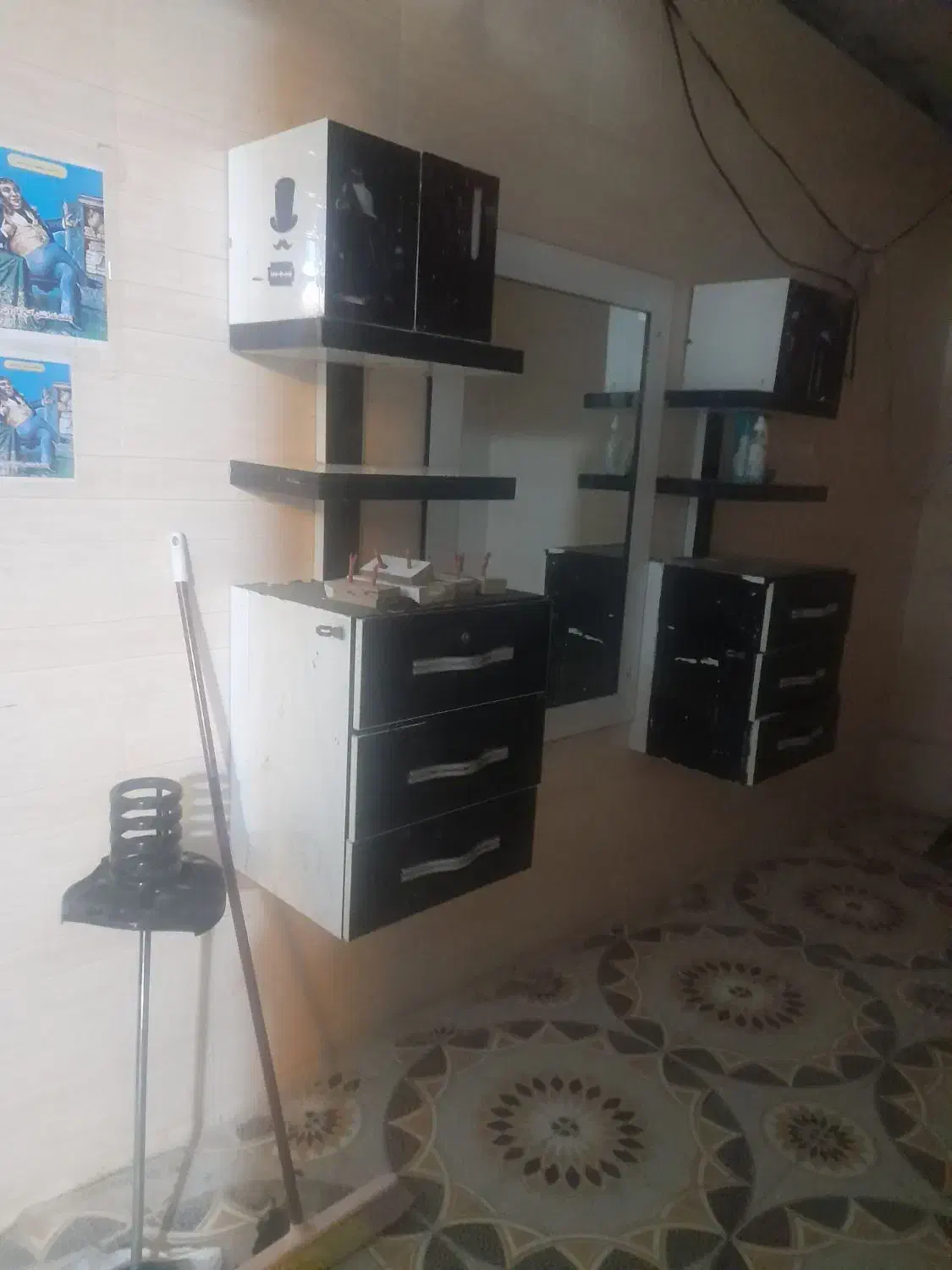 ارایشی بهداشتی زیبایی|آرایشگاه و سالن‌های زیبایی|چیتاب, |دیوار