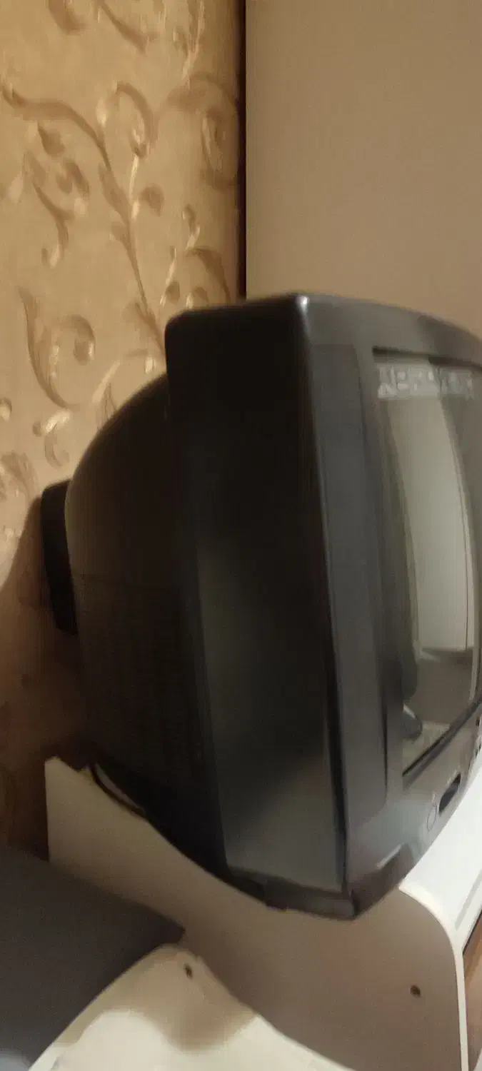 تلویزیون قدیمی سالم|تلویزیون و پروژکتور|تهران, مینای شمالی (مخبر)|دیوار