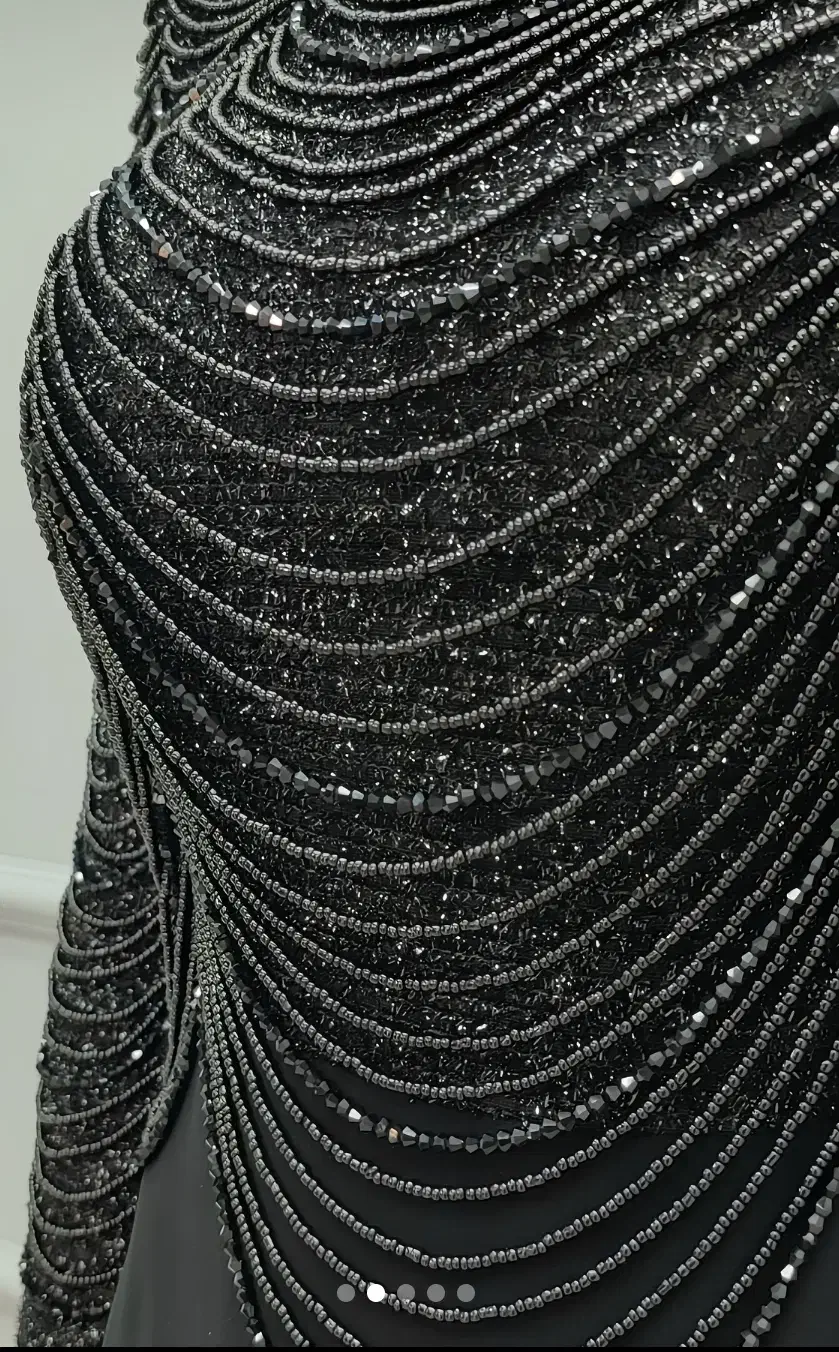 لباس مجلسی نو|لباس|صومعه‌سرا, |دیوار