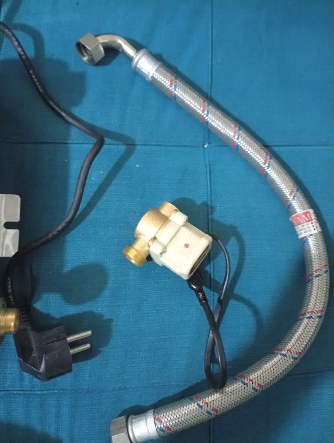 پمپ زیر آبگرم کن|آبگرمکن، پکیج، شوفاژ|تهران, خانی‌آباد|دیوار