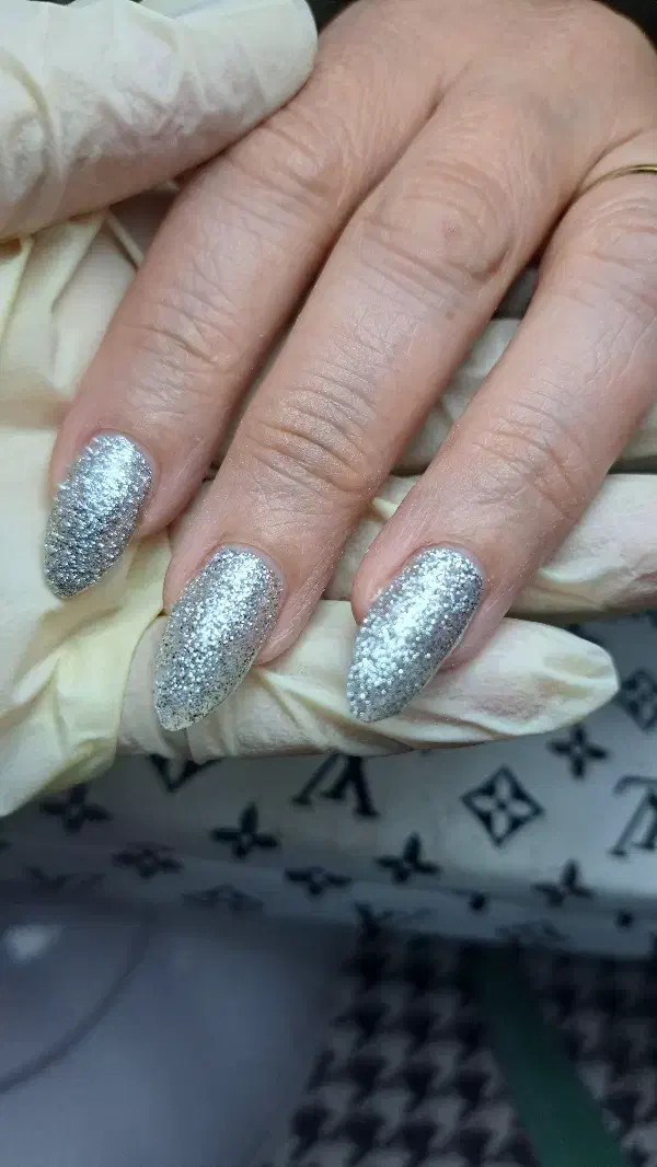 ژلیش  ناخن یلدایی|خدمات آرایشگری و زیبایی|رشت, پاستوریزه|دیوار