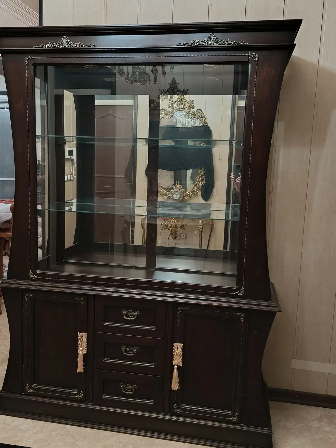 بوفه یا ویترین تمام چوب ، طرح گل لاله|بوفه، ویترین، کنسول|تهران, صادقیه|دیوار