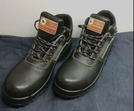 کفش کار سایز 42|کیف، کفش، کمربند|لنگرود, |دیوار