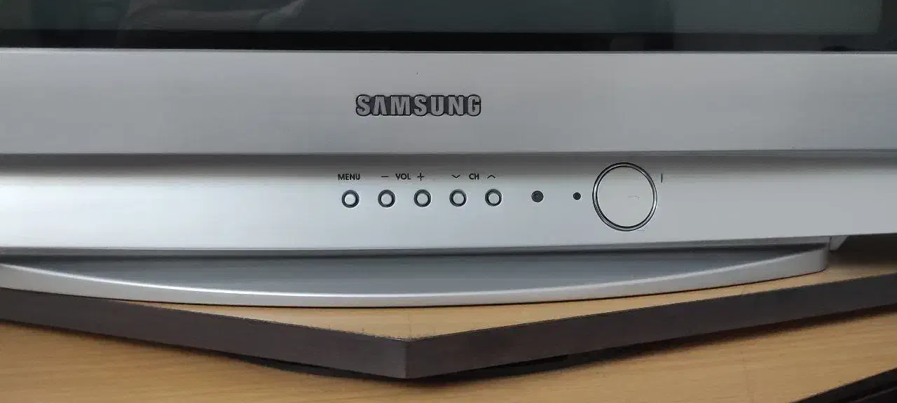 تلویزیون و میز|تلویزیون و پروژکتور|اصفهان, آبشار|دیوار