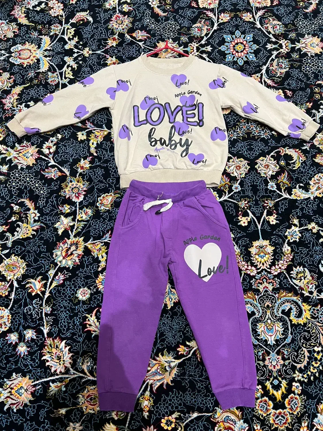 لباس بچگانه|کفش و لباس بچه|بافق, |دیوار