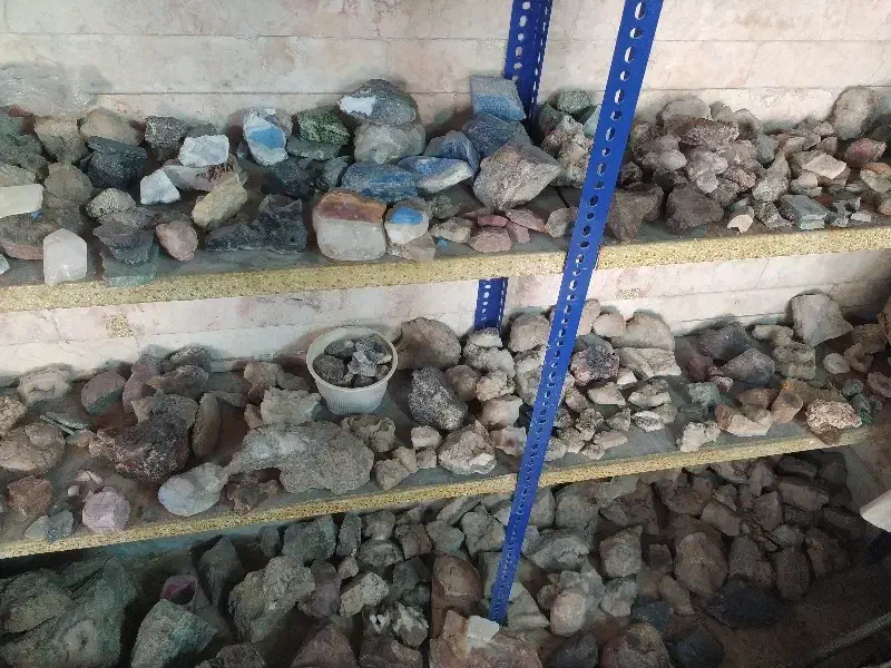 سنگهای قیمتی و نیمه قیمتی مناسب تراش و دکور|زیورآلات و اکسسوری|اصفهان, کلمه خوران|دیوار