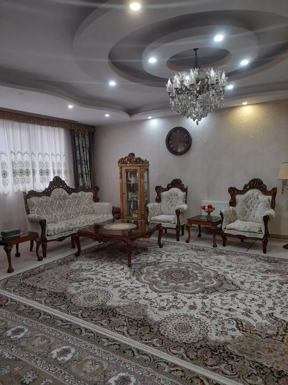 مبل زیبای ۵ نفره با میز وسط وعسلی|مبلمان خانگی و میز عسلی|آبیک, |دیوار