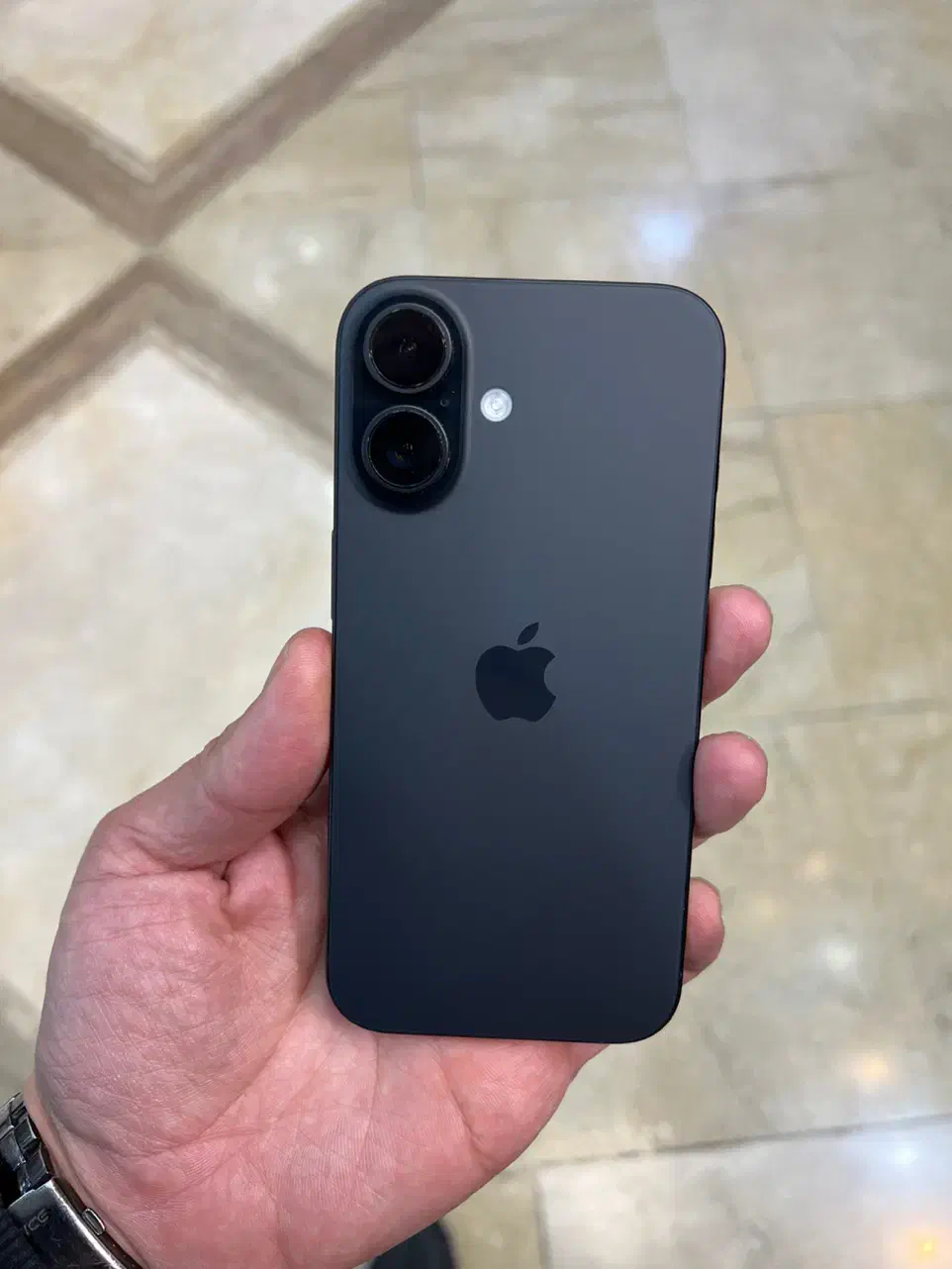 آیفون ۱۶ نرمال مشکی ۱۲۸ گیگ|موبایل|تهران, هروی|دیوار