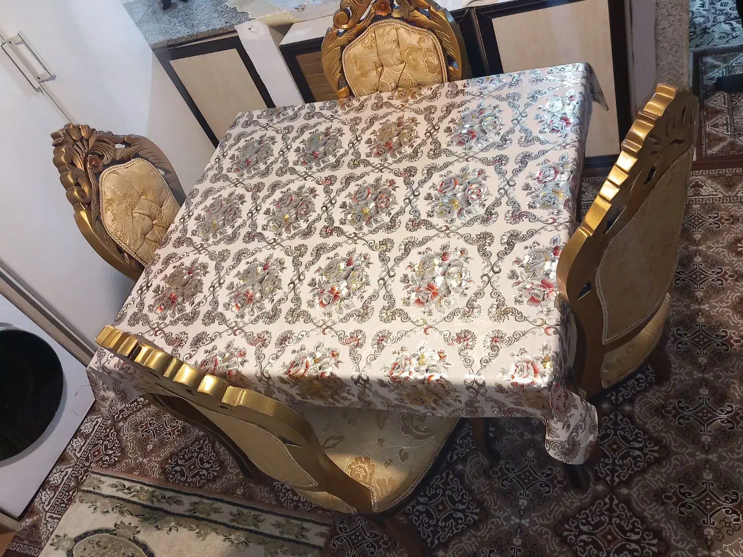 یک دست مبل ۹نفره ویک دست غذا خوری ۴نفره سالم|مبلمان خانگی و میز عسلی|سلماس, |دیوار