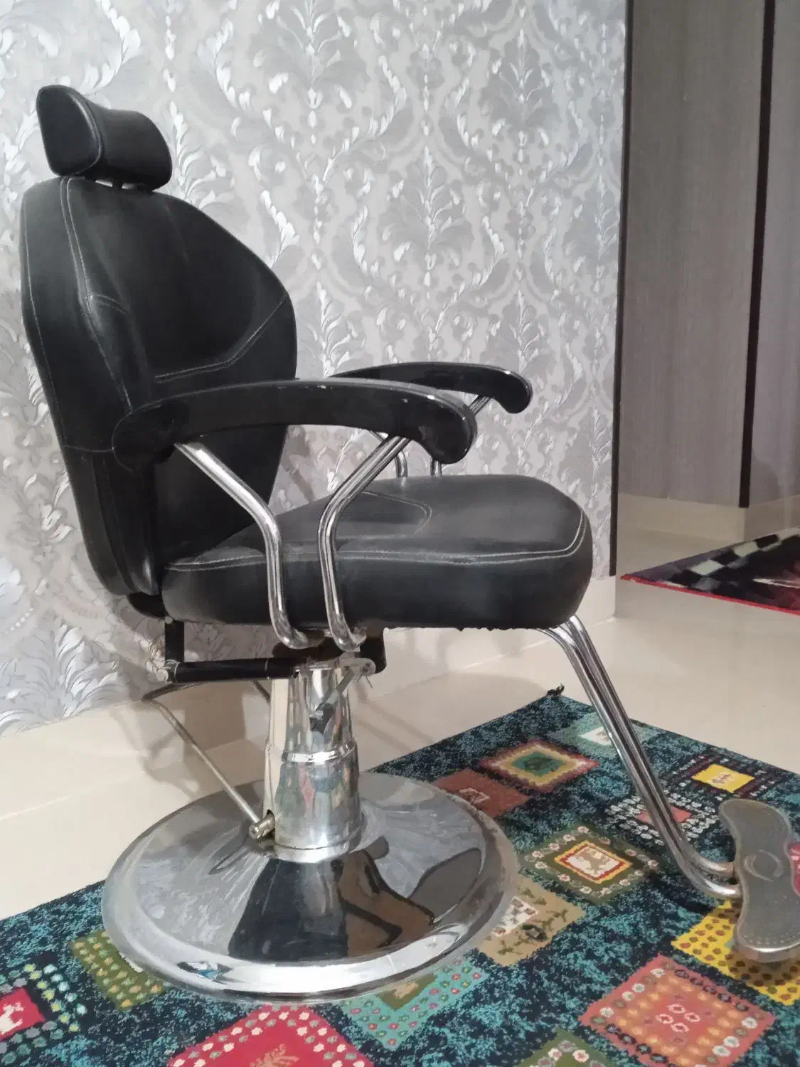 صندلی جکدار سالم|صندلی و نیمکت|شیراز, گویم|دیوار