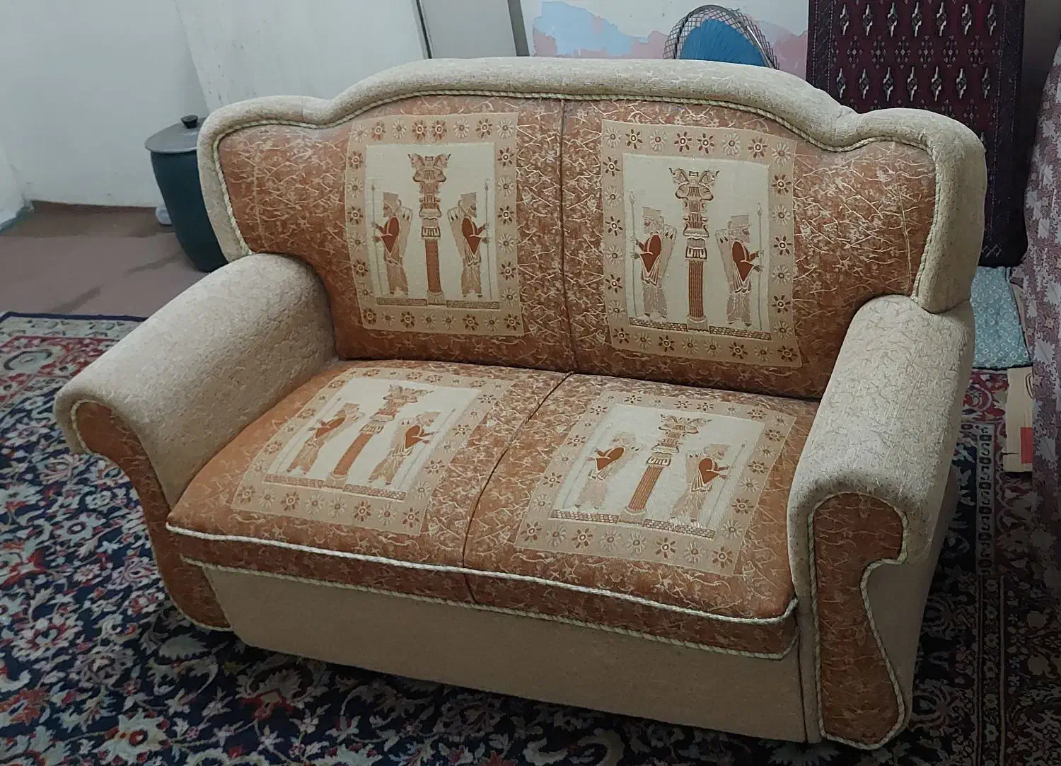 مبل ۷ نفره|مبلمان خانگی و میز عسلی|رشت, رودبارتان|دیوار