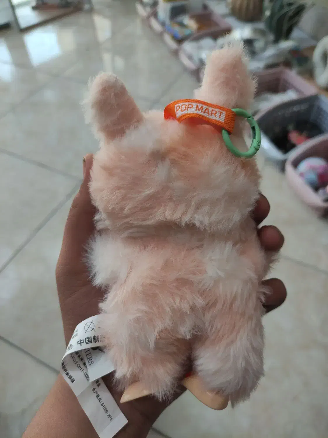 یک عدد لبوبو سکرت|اسباب‌‌بازی|ری, علایین|دیوار