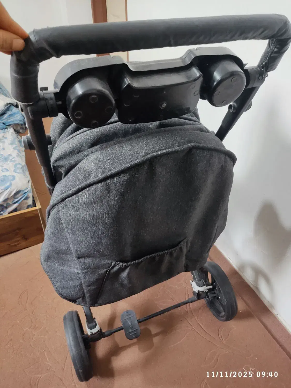 کالسکه بچه کارکرده|کالسکه و لوازم جانبی|رشت, کوی یخ|دیوار