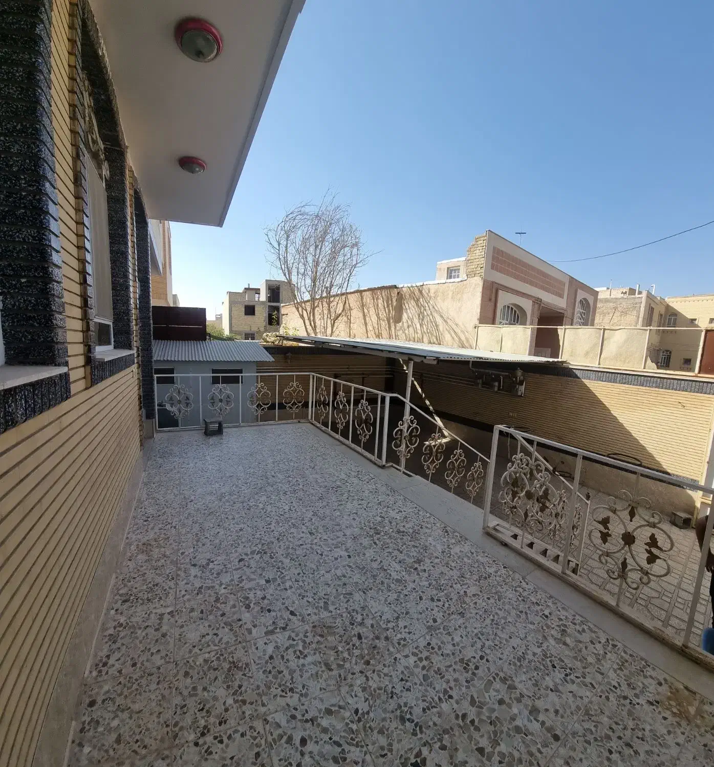 اجاره همکف حیاط دار ورودی مجزا|اجارهٔ آپارتمان|آباده, |دیوار