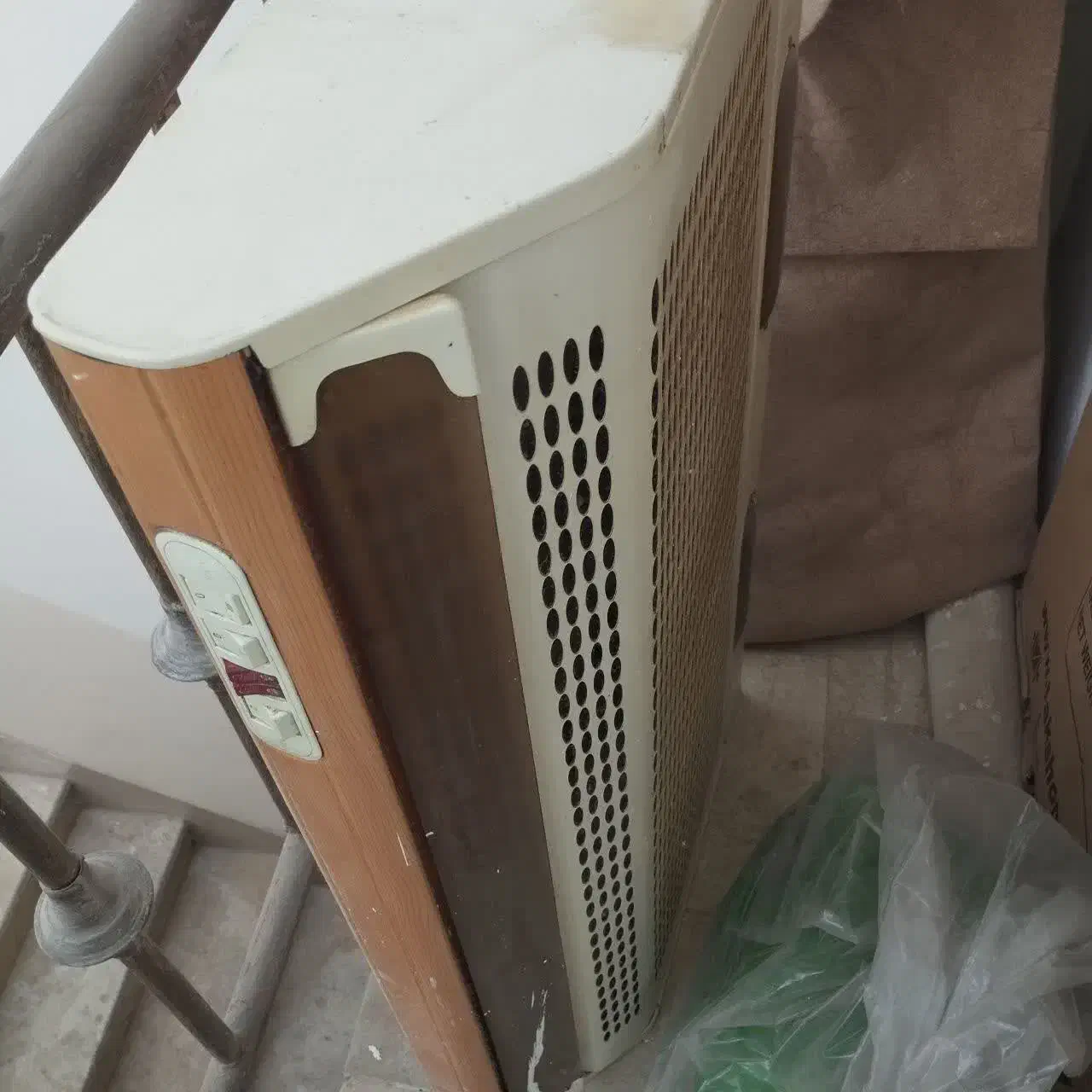 هود|هود|مشهد, شریف|دیوار