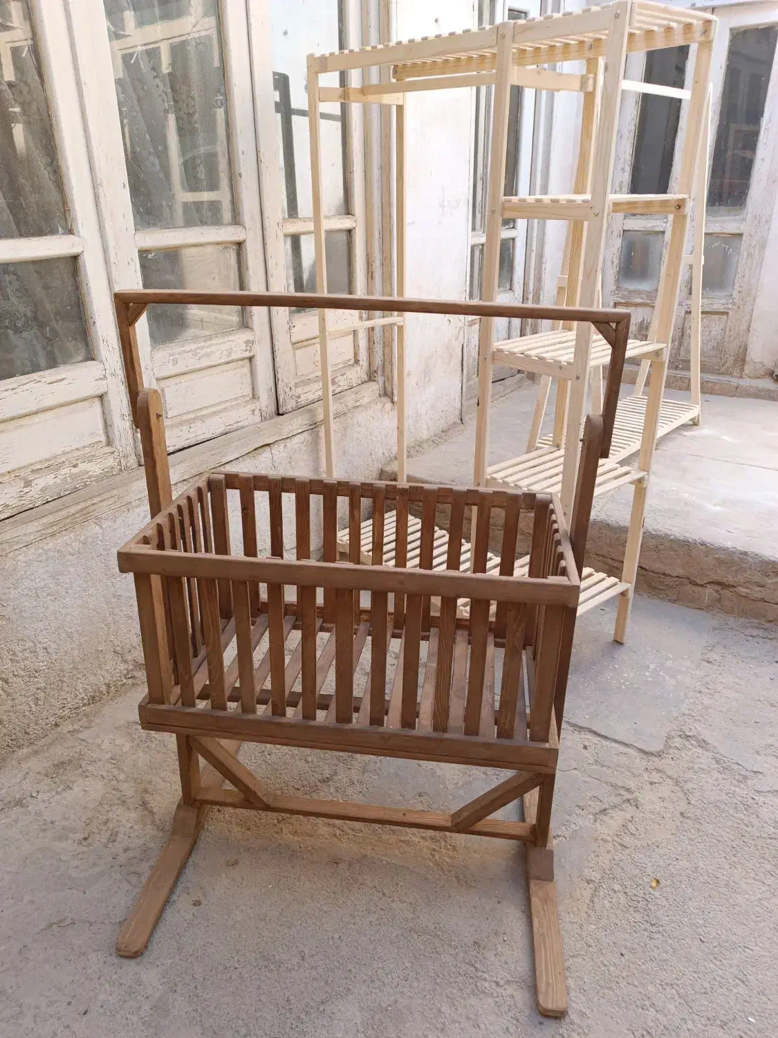 گهواره با چوب روس|اسباب و اثاث بچه|اصفهان, ملک|دیوار