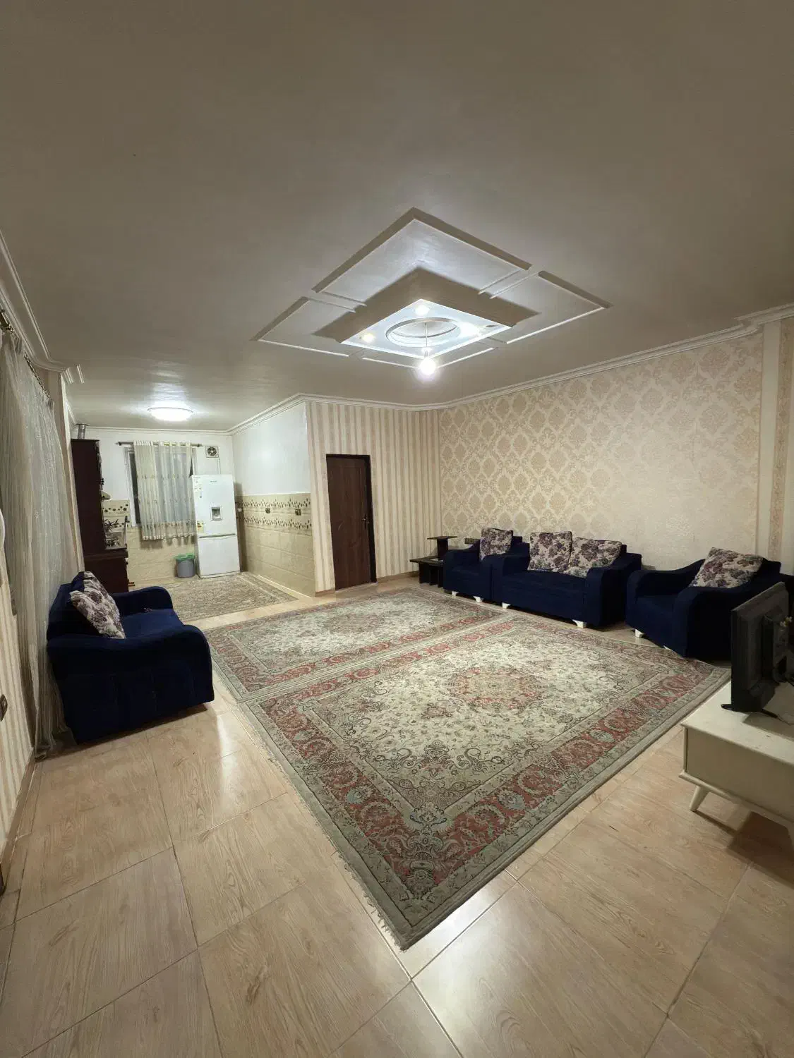 یک خواب با پارکینگ اختصاصی (خانواده و مجرد)|اجارهٔ کوتاهمدت آپارتمان و سوئیت|رشت, کوی امام رضا|دیوار