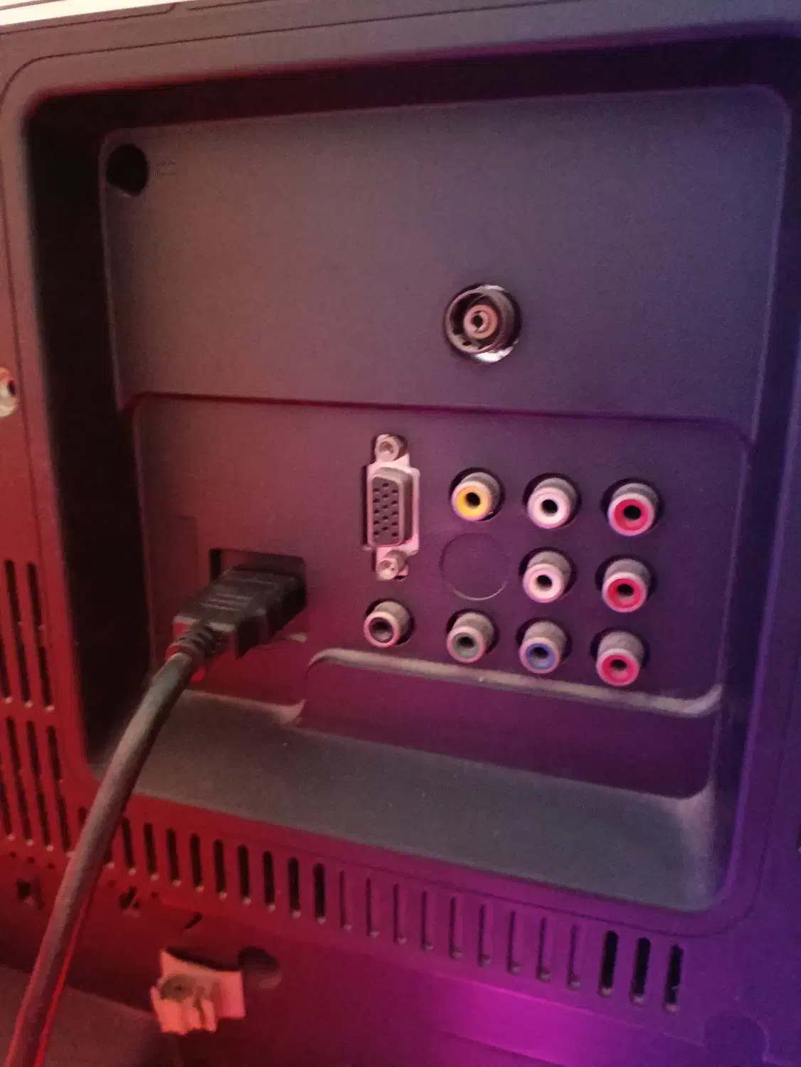 تلوزیون 32 اینچ JVC|تلویزیون و پروژکتور|باقرشهر, |دیوار