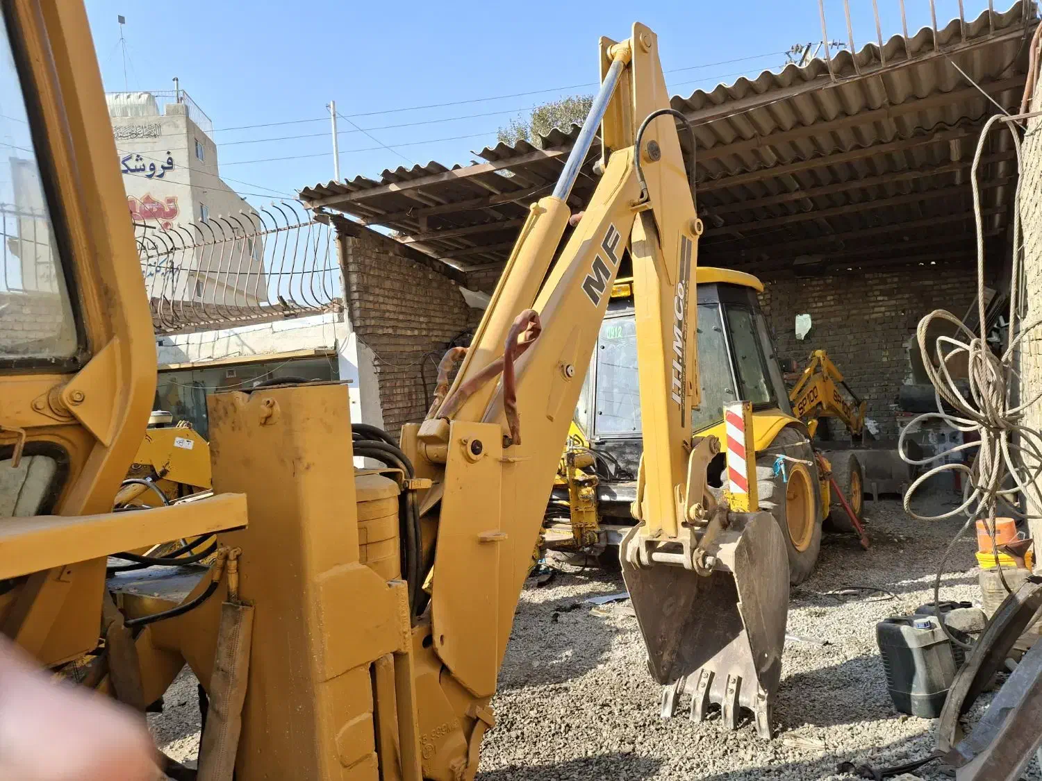 بیل بکهو MF|خودرو سنگین|ابریشم, |دیوار