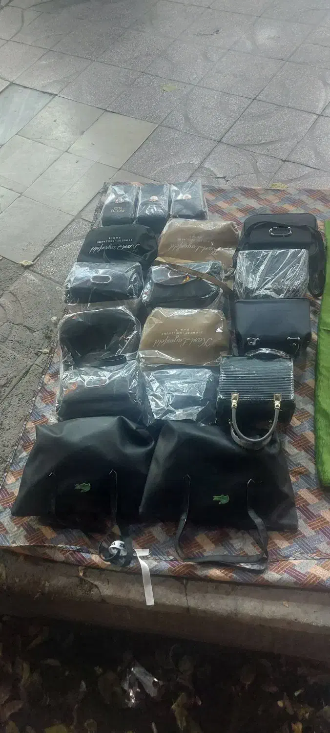 چک دارم حراجشون کردم|کیف، کفش، کمربند|دورود, |دیوار