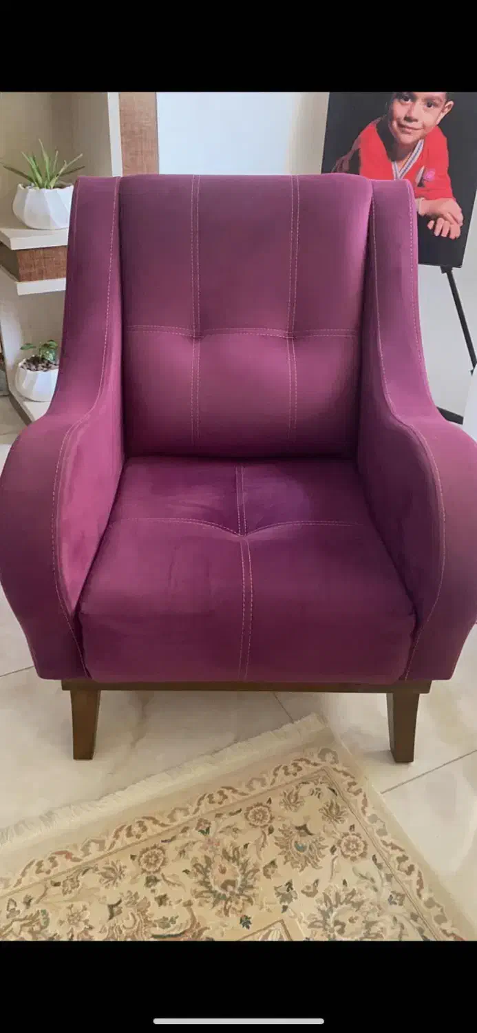 یک عدد مبل ۱ نفره ۲۵۰۰۰۰۰|مبلمان خانگی و میز عسلی|بابل, |دیوار