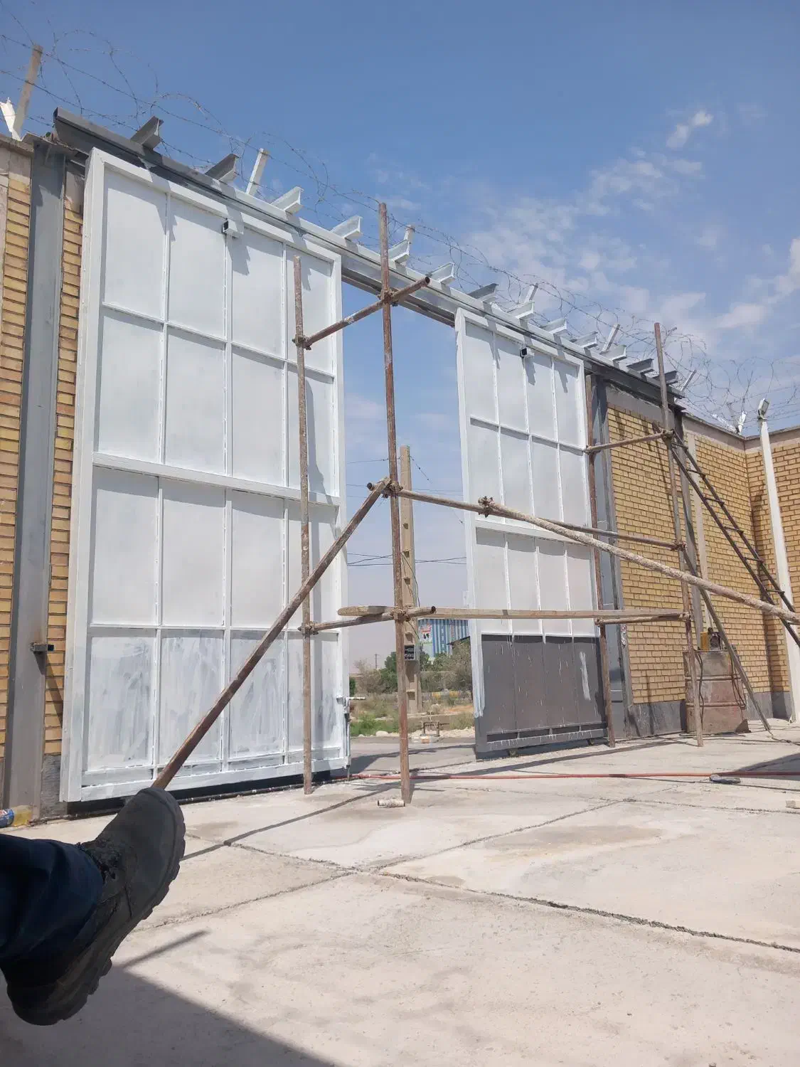 رنگ کار درب پنجره|خدمات پیشه و مهارت|رامهرمز, |دیوار